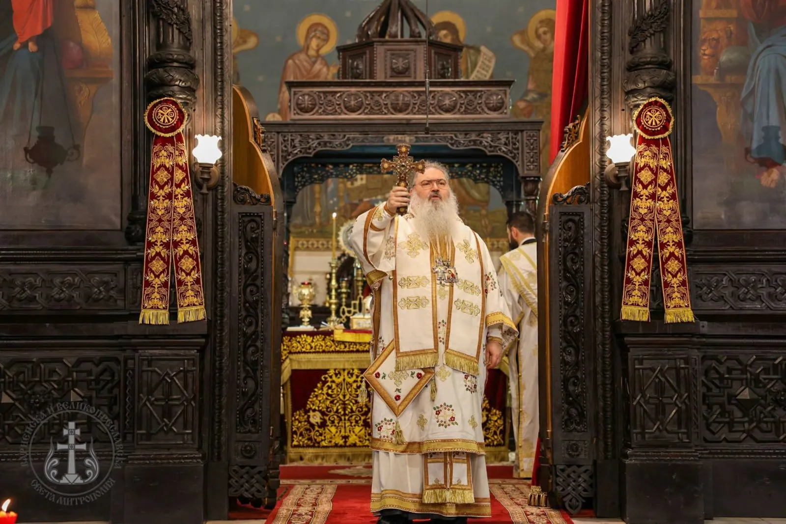 Митрополит Йоан отслужи първата неделна света Литургия през Богородичния пост във Варна - 01.jpg